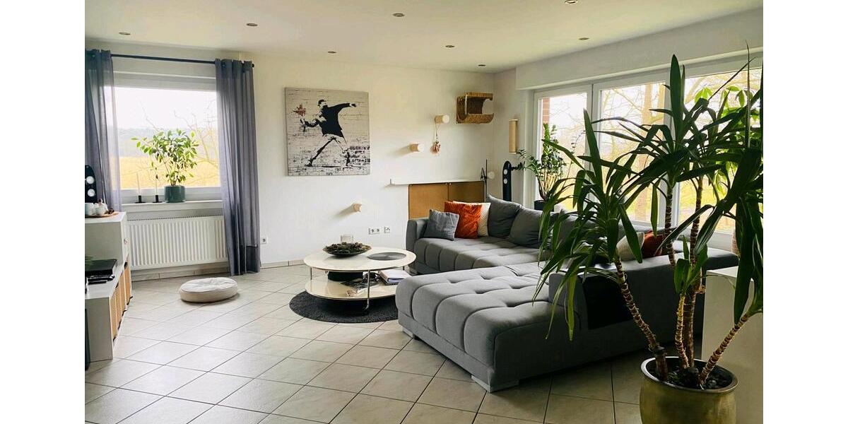 Schöne Wohnung zu vermieten ca.115m2 plus Balkon 3 zimmer