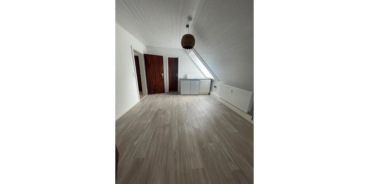 Dachgeschoßwohnung Winsen (Aller) - 1.5 Zimmer, 28 m&sup2;, 300&euro; | Angebot:26443689