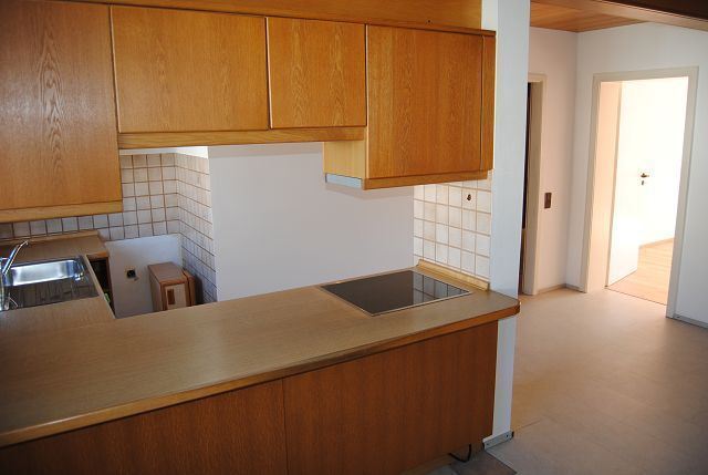 Wohnung im EG mit Balkon, Garage und Stellplatz in ruhiger Lage ... sucht lebensälteren Mieter ... 2 zimmer