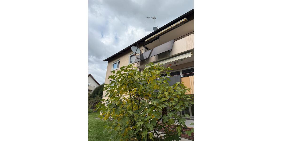 Helle 2-Zimmer-Untergeschosswohnung mit Einbauküche und Terrasse 3 zimmer