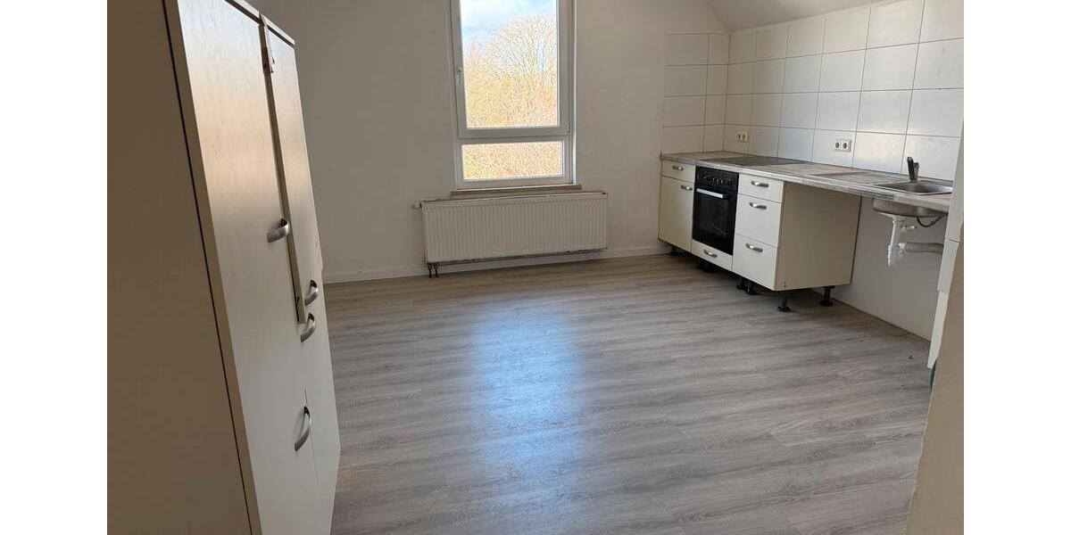 Dachgeschoßwohnung Schleswig - 3 Zimmer, 100 m&sup2;, 750&euro; | Angebot:25974186