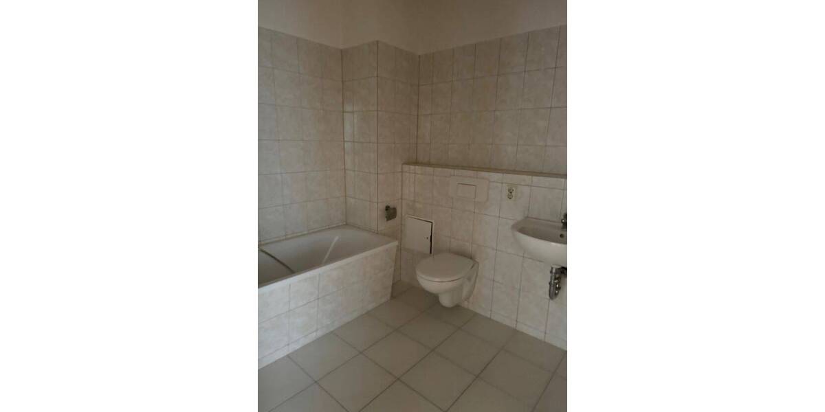 Etagenwohnung Riesa Innenstadt - 4 Zimmer, 85 m&sup2;, 467&euro; | Angebot:25688412