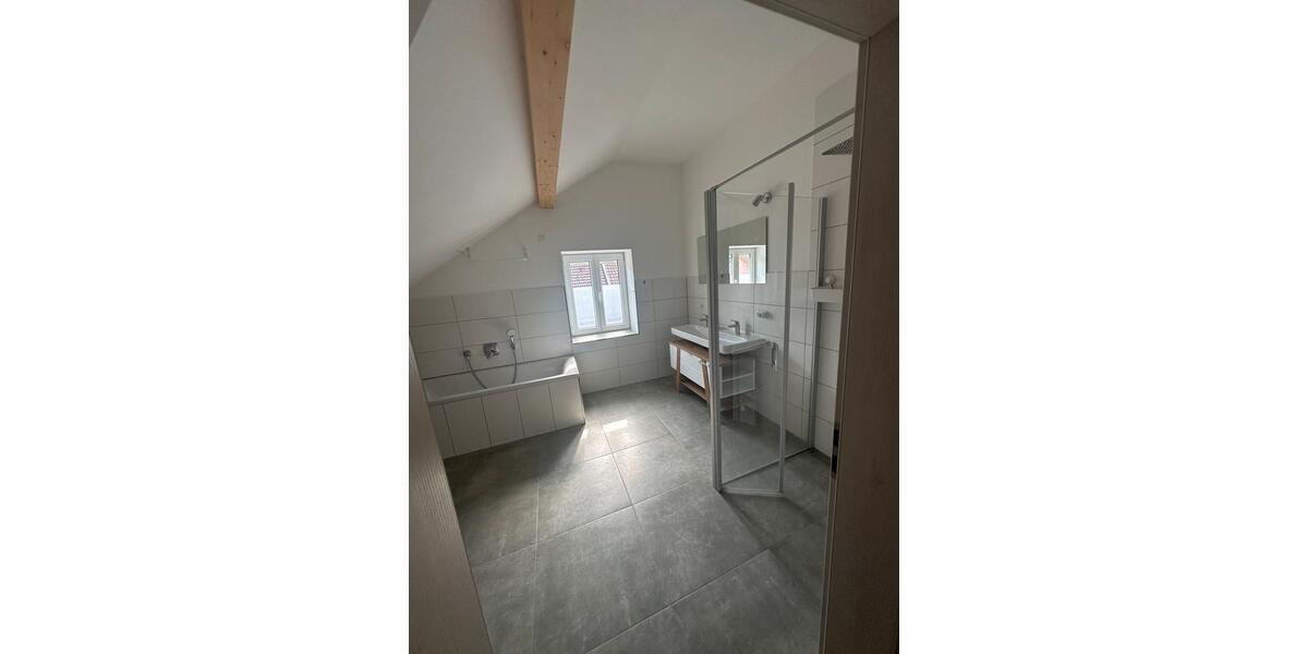 Maisonettenwohnung Landau an der Isar - 4 Zimmer, 130 m&sup2;, 1.150&euro; | Angebot:26039870