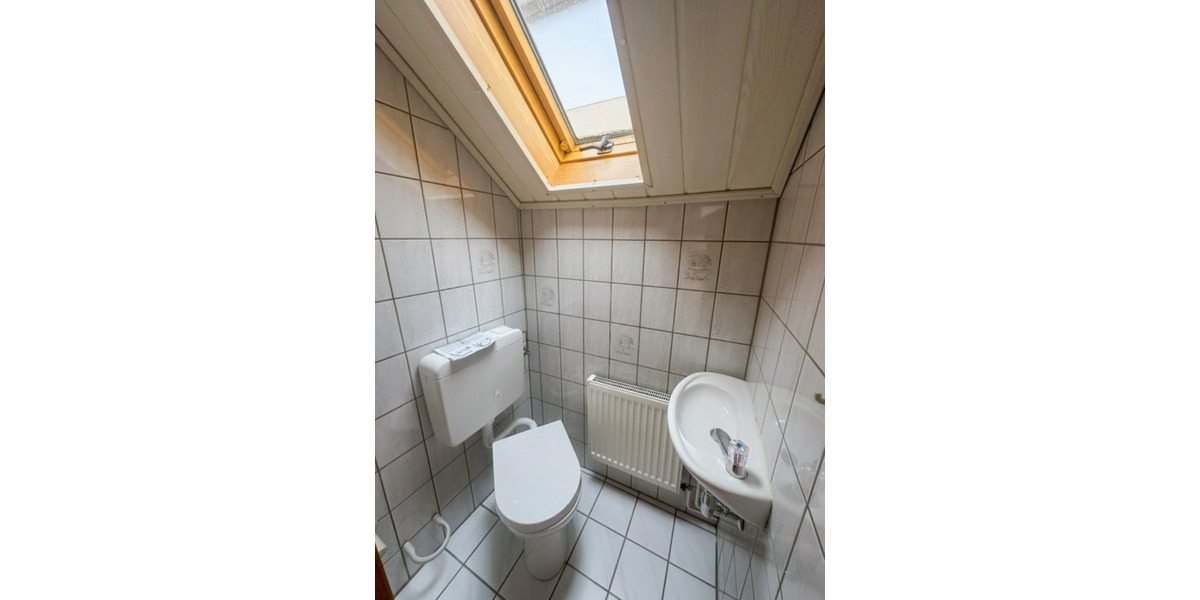 Dachgeschoßwohnung Brake (Unterweser) - 5 Zimmer, 77 m&sup2;, 600&euro; | Angebot:25654535