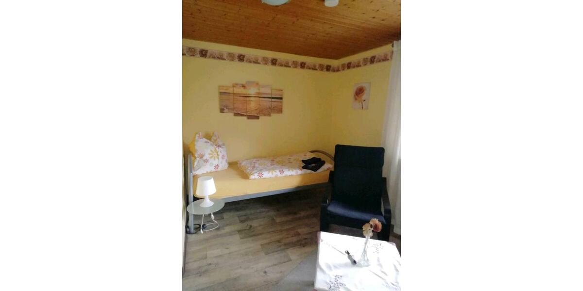 Wohnen auf Zeit Helsa - 3 Zimmer, 20 m&sup2;, 30&euro; | Angebot:10292708