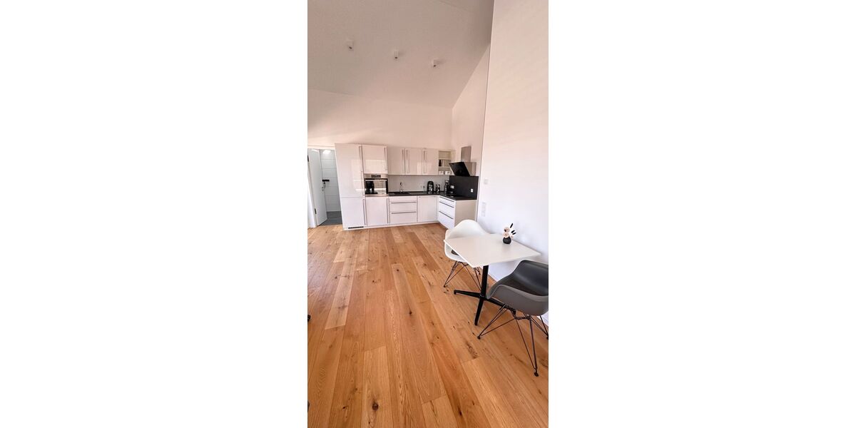 Helle 2-Zimmer-Dachterrassenwohnung - Nachmieter gesucht - 2- Germering | Angebot:26832024
