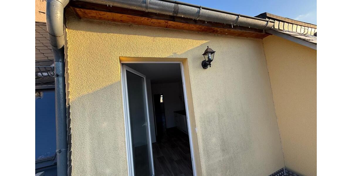 Wunderschöne 4-Raum-DG-Wohnung mit Balkon in Greiz direkt im Stadtzentrum 4 zimmer