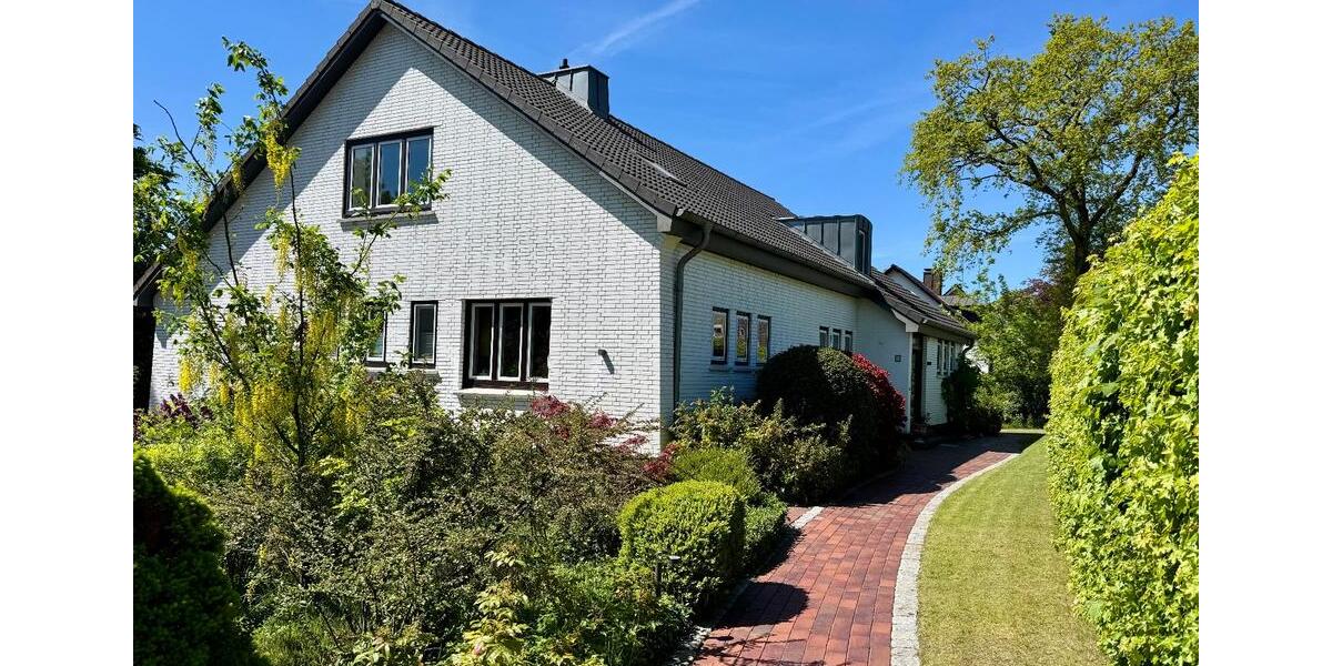 Einfamilienhaus Heide - 7 Zimmer, 199 m&sup2;, 2.200&euro; | Angebot:26340952