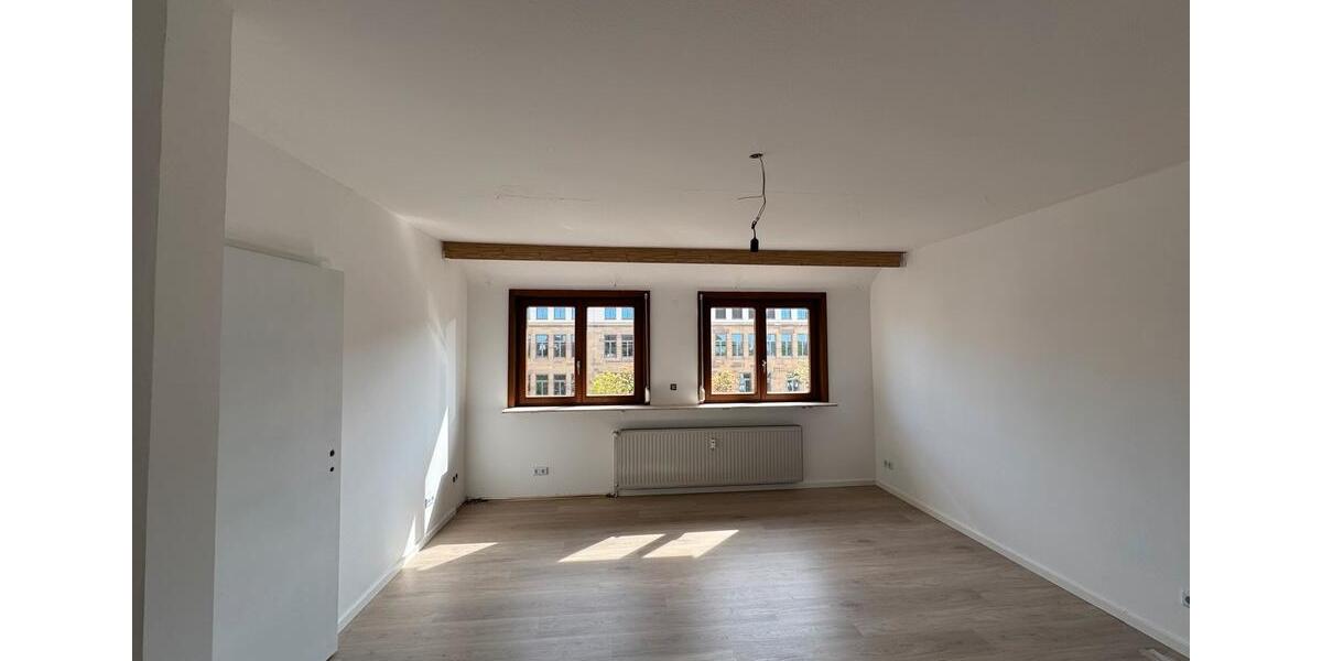 Dachgeschoßwohnung Heilbronn Kernstadt - 3.5 Zimmer, 77 m&sup2;, 910&euro; | Angebot:25812575