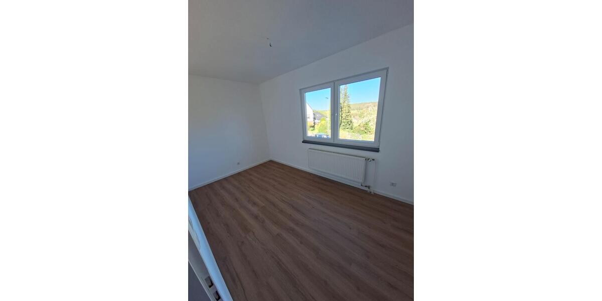 Einfamilienhaus Schwalmstadt - 4 Zimmer, 120 m&sup2;, 1.250&euro; | Angebot:26354201