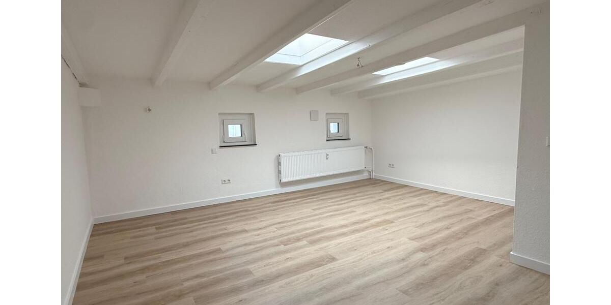 Dachgeschoßwohnung Hannover Vahrenwald-List - 3 Zimmer, 99 m&sup2;, 989&euro; | Angebot:26364151