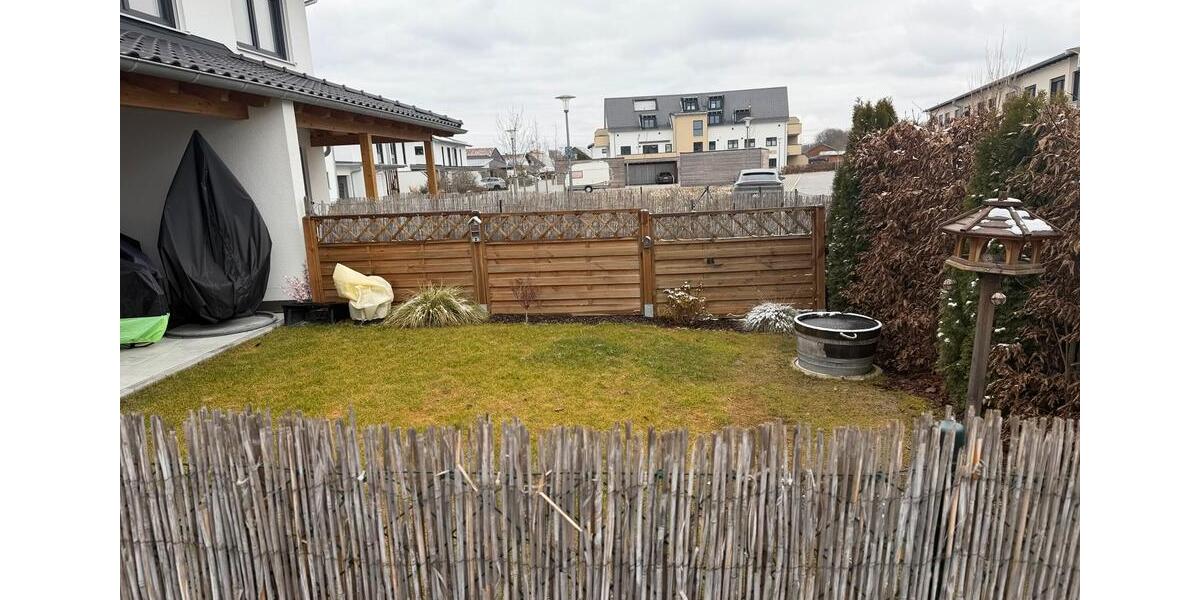 Doppelhaushälfte Landau an der Isar - 5 Zimmer, 120 m&sup2;, 1.500&euro; | Angebot:25054475