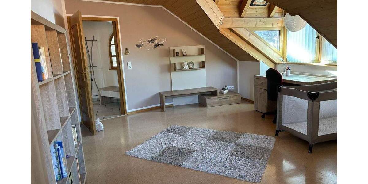 Etagenwohnung Sulzdorf Sternberg - 3 Zimmer, 120 m&sup2;, 770&euro; | Angebot:26162706