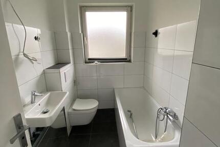 3,5 Zimmer-Wohnung Badezimmer 2021 neu Balkon Stellplatz 3 zimmer