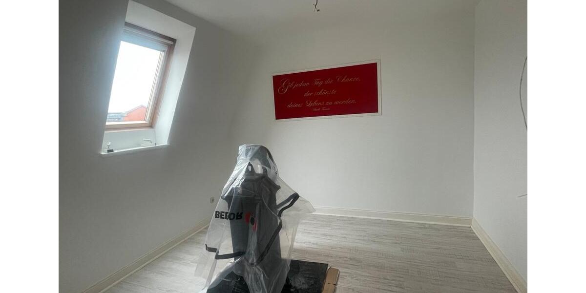 Dachgeschoßwohnung Lübeck Sankt Lorenz Nord - 1 Zimmer, 65 m&sup2;, 1.080&euro; | Angebot:25163907