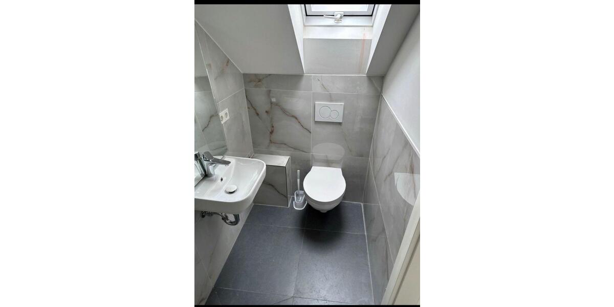 Dachgeschoßwohnung Bonn Poppelsdorf - 1 Zimmer, 37 m&sup2;, 950&euro; | Angebot:24631675