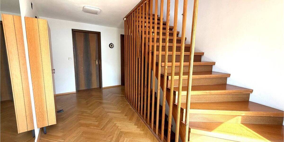 Etagenwohnung Fischach - 6 Zimmer, 145 m&sup2;, 1.150&euro; | Angebot:26128202
