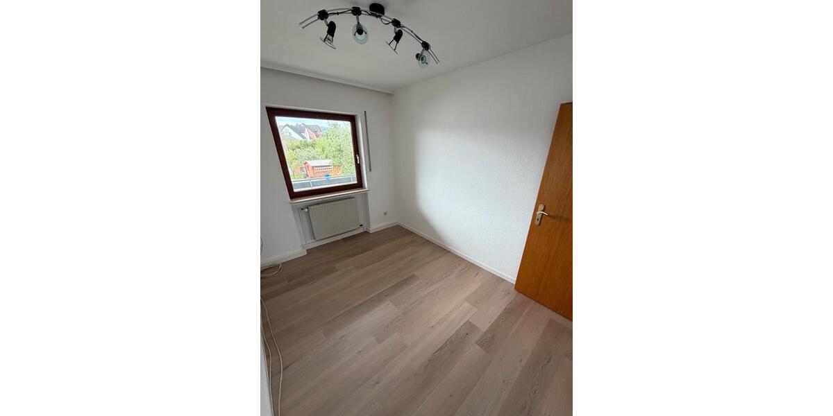 Etagenwohnung Bebra - 4 Zimmer, 102 m&sup2;, 750&euro; | Angebot:26482958