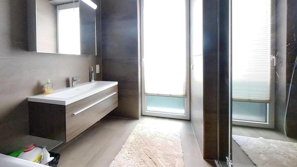 Doppelhaushälfte Wiesbaden Mainz-Kastel - 5 Zimmer, 157 m&sup2;, 2.800&euro; | Angebot:24680540