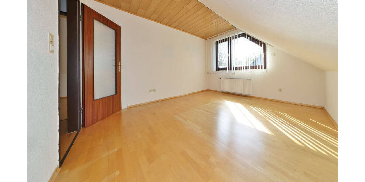 Doppelhaushälfte Wilhelmshaven-Aldenburg Neuende - 5 Zimmer, 141 m&sup2;, 1.100&euro; | Angebot:26741173