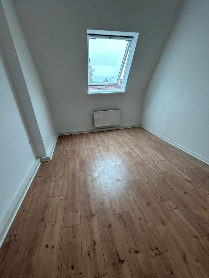 Mitbewohnerin WG zimmer