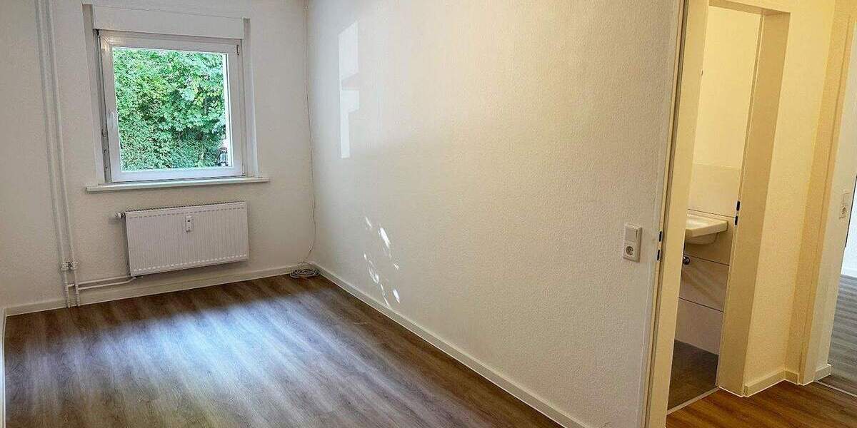 Etagenwohnung Singen (Hohentwiel) Singen - 4 Zimmer, 111 m&sup2;, 1.260&euro; | Angebot:25677101