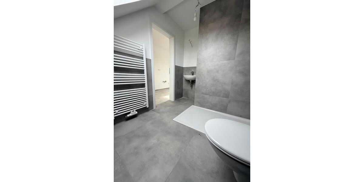 Dachgeschoßwohnung Hockenheim - 2 Zimmer, 85 m&sup2;, 1.250&euro; | Angebot:26625841
