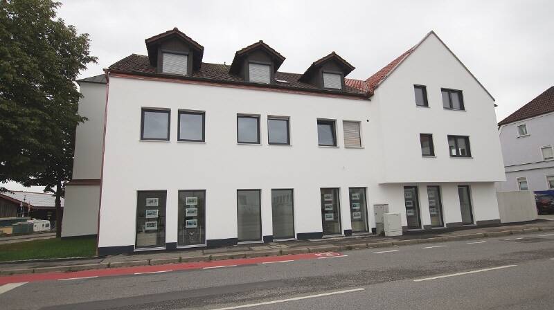 Kernsanierte 3 Zimmer-Wohnung mit Balkon - KfW-40