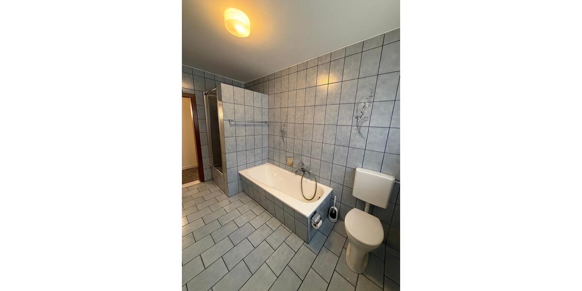 Erdgeschoßwohnung Heinsberg - 7.5 Zimmer, 135 m&sup2;, 800&euro; | Angebot:26223870