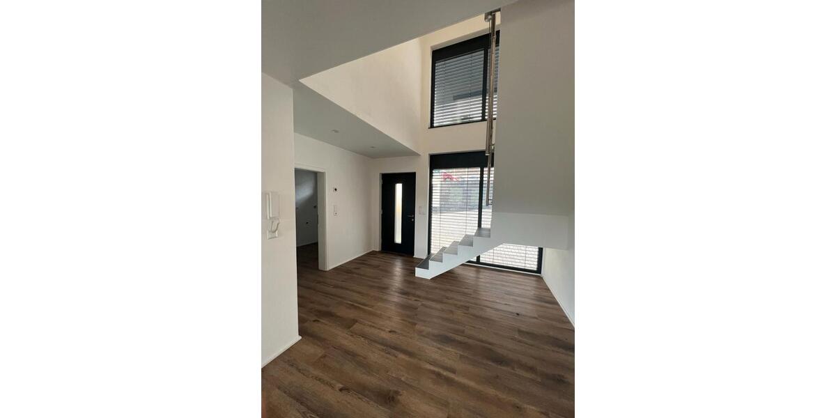Maisonettenwohnung Siegen - 4 Zimmer, 175 m&sup2;, 1.900&euro; | Angebot:25974962