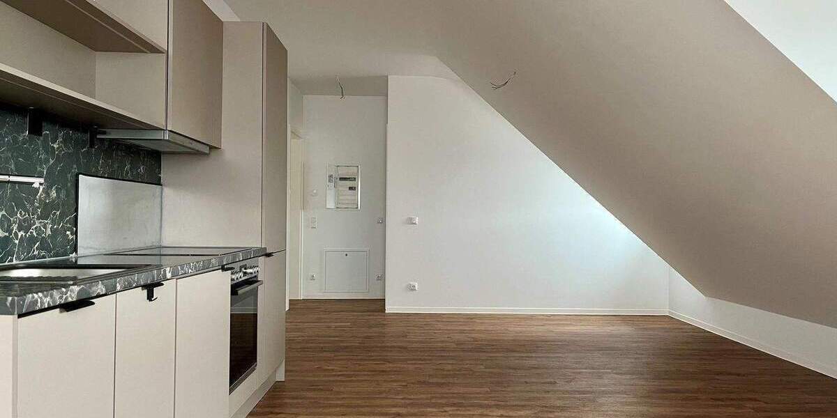 Moderne 2-Zimmer-Dachgeschoss-Wohnung mit Dachterrasse und EBK! 2 zimmer