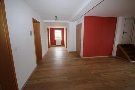 Wohnung Hildburghausen - 5 Zimmer, 114 m&sup2;, 710&euro; | Angebot:25219809