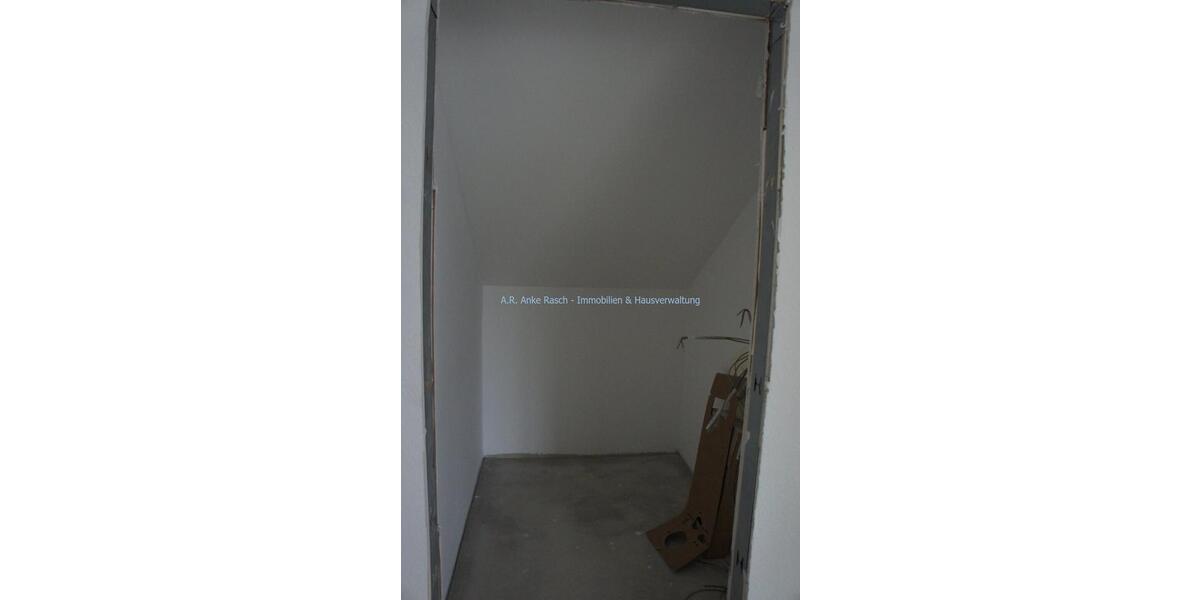 Dachgeschoßwohnung Arneburg - 3 Zimmer, 75 m&sup2;, 750&euro; | Angebot:25882148