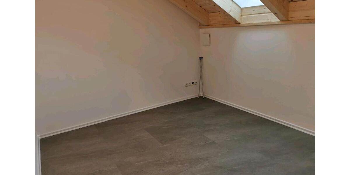 Dachgeschoßwohnung Aurach - 3 Zimmer, 89 m&sup2;, 1.100&euro; | Angebot:26322537