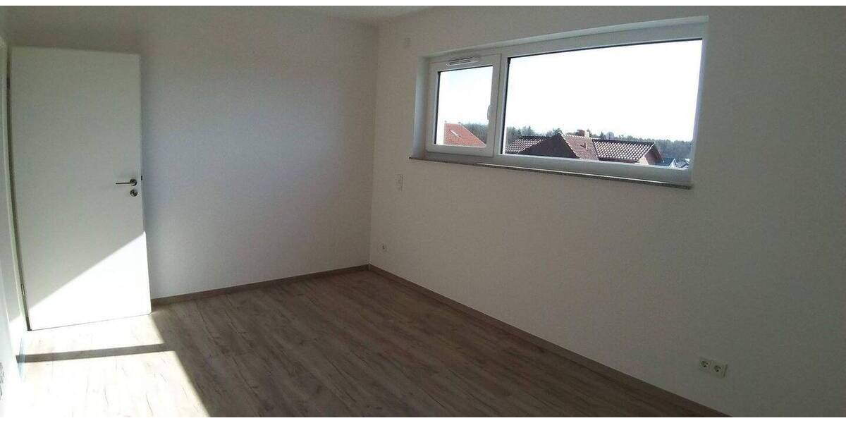 Etagenwohnung Homburg Jägersburg - 3 Zimmer, 98 m&sup2;, 1.250&euro; | Angebot:26809379