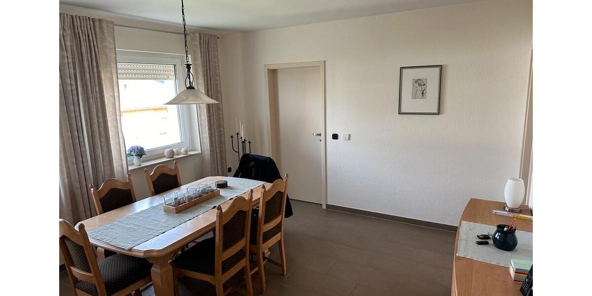Erdgeschoßwohnung Schwalmstadt - 5 Zimmer, 145 m&sup2;, 1.250&euro; | Angebot:25906716
