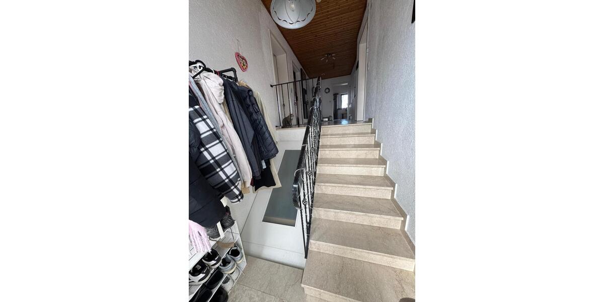 Dachgeschoßwohnung Mauchenheim - 3 Zimmer, 120 m&sup2;, 1.000&euro; | Angebot:26045219