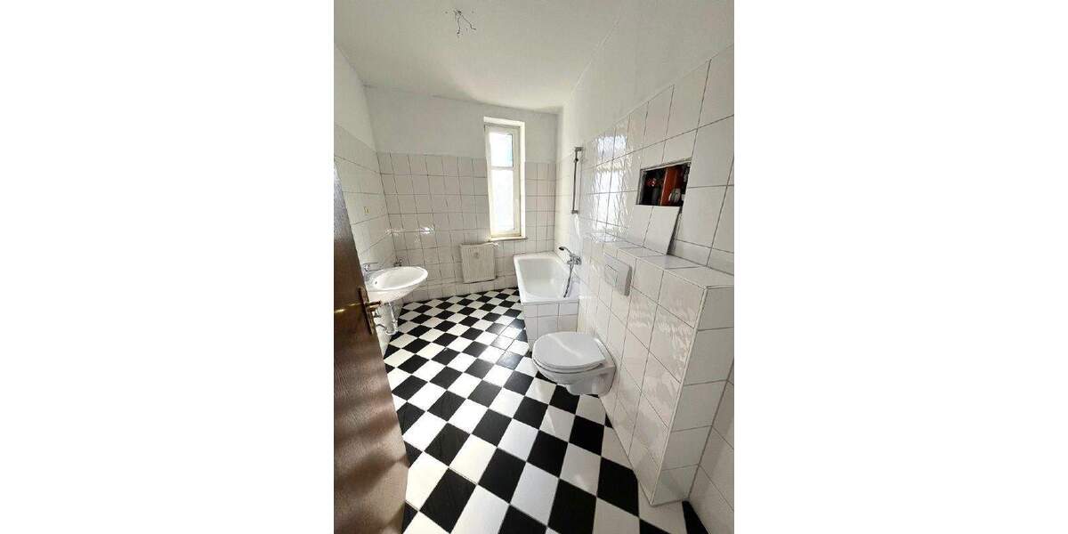 Etagenwohnung Crimmitschau - 2 Zimmer, 65 m&sup2;, 360&euro; | Angebot:24635511