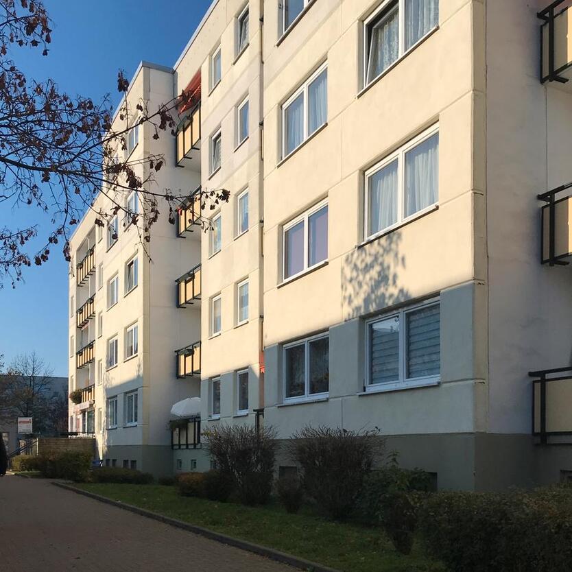 Geräumige 3-Raum-Wohnung mit großem BadeZimmer