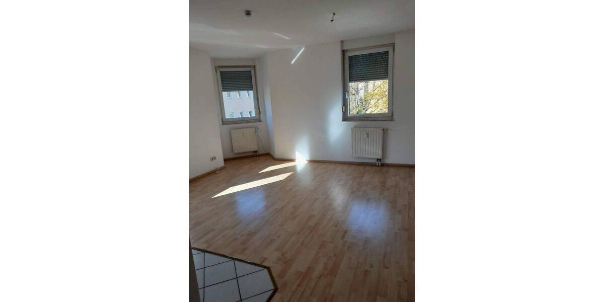 Etagenwohnung Plauen Stadtmitte - 1 Zimmer, 40 m&sup2;, 250&euro; | Angebot:26787036