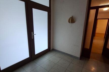 135 m² Erdgeschosswohnung zu vermieten 5 zimmer