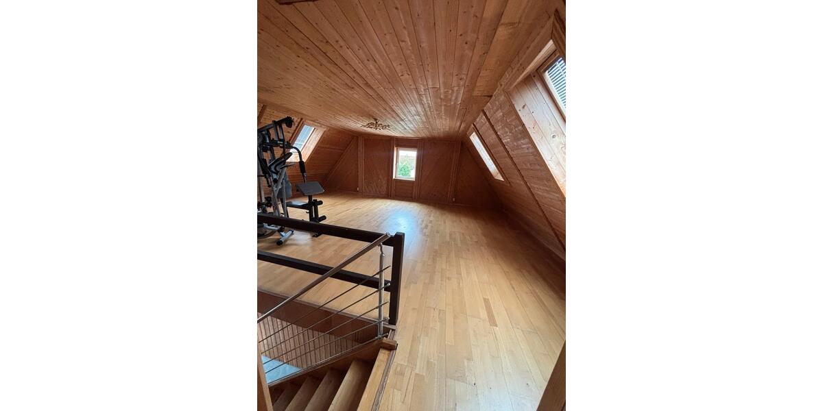 Einfamilienhaus Erkheim - 8 Zimmer, 200 m&sup2;, 1.600&euro; | Angebot:24743709