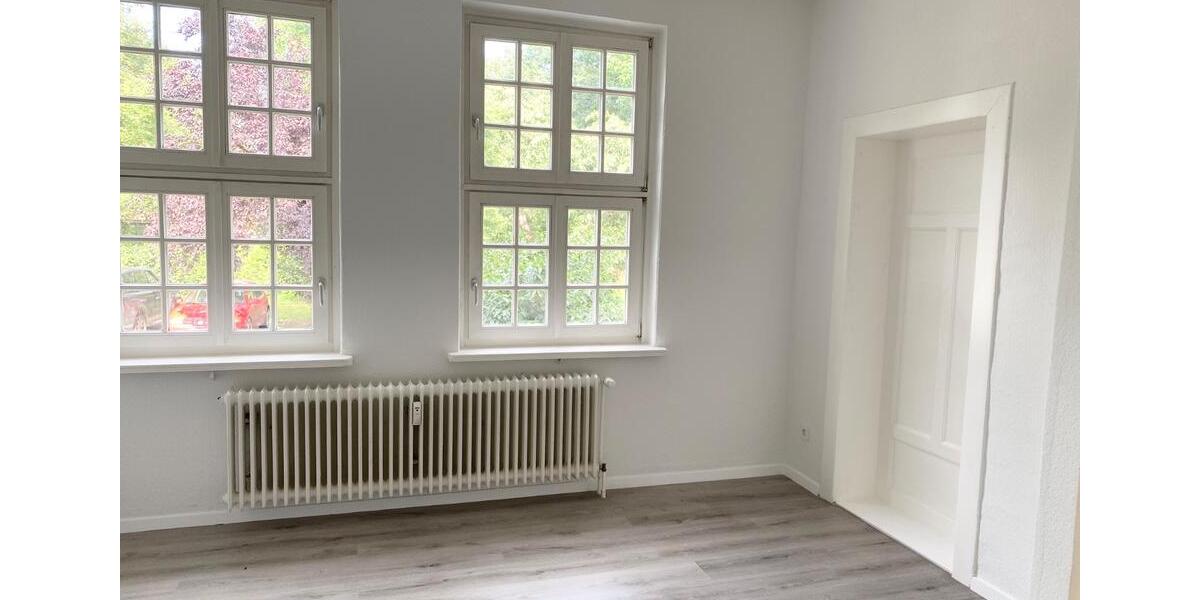 Renovierte Hochparterre Wohnung mit Einbauküche und Garagenstellplatz 4 zimmer