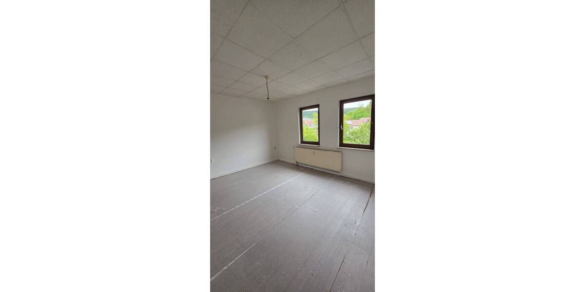 Etagenwohnung Steinbach-Hallenberg Hallenberg - 3 Zimmer, 86 m&sup2;, 516&euro; | Angebot:26657111
