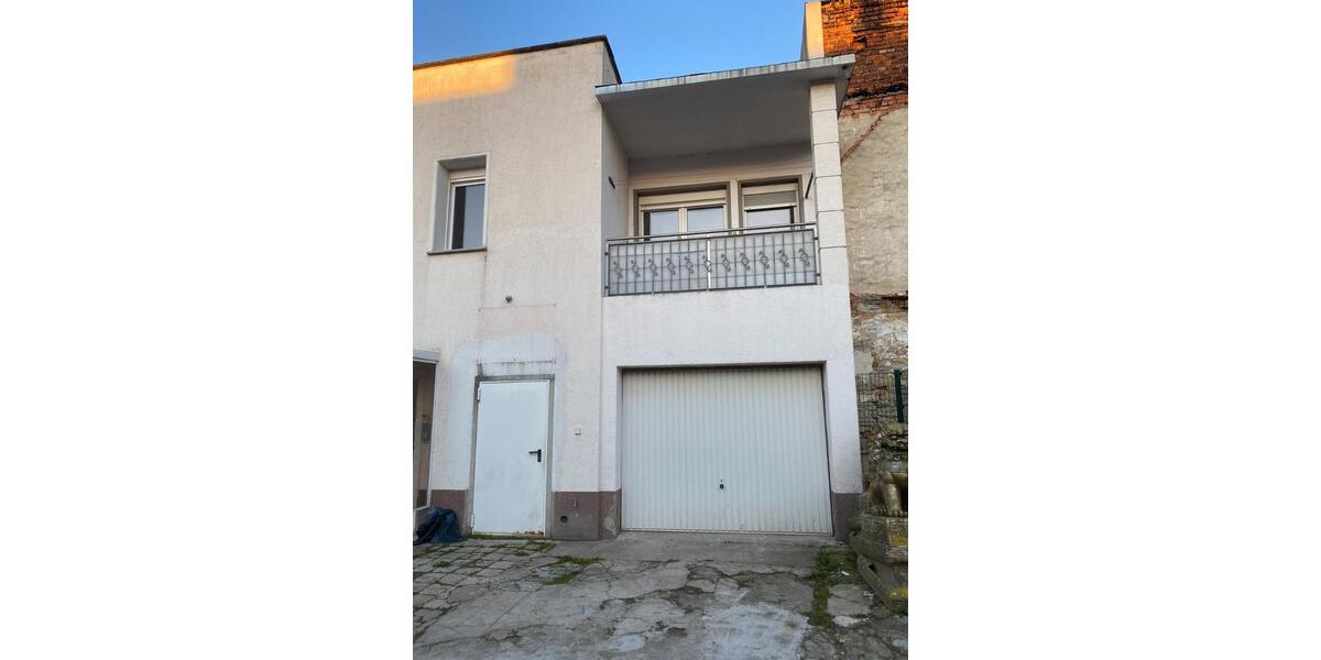 Etagenwohnung Calbe (Saale) - 4 Zimmer, 105 m&sup2;, 509&euro; | Angebot:25821091