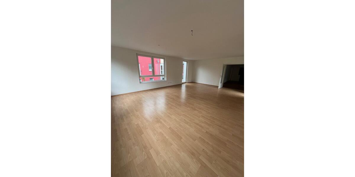 Etagenwohnung Hamburg Wandsbek - 3 Zimmer, 127 m&sup2;, 2.000&euro; | Angebot:26676805