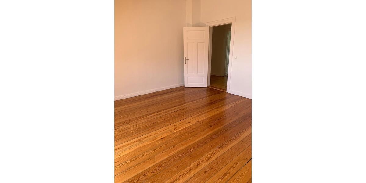 Dachgeschoßwohnung Kiel - 4 Zimmer, 127 m&sup2;, 1.590&euro; | Angebot:25831332