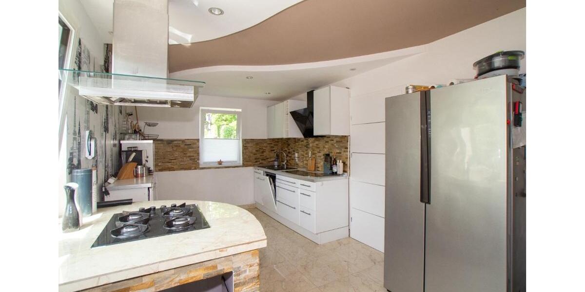 Einfamilienhaus Bad Kissingen - 7 Zimmer, 350 m&sup2;, 2.100&euro; | Angebot:24990718