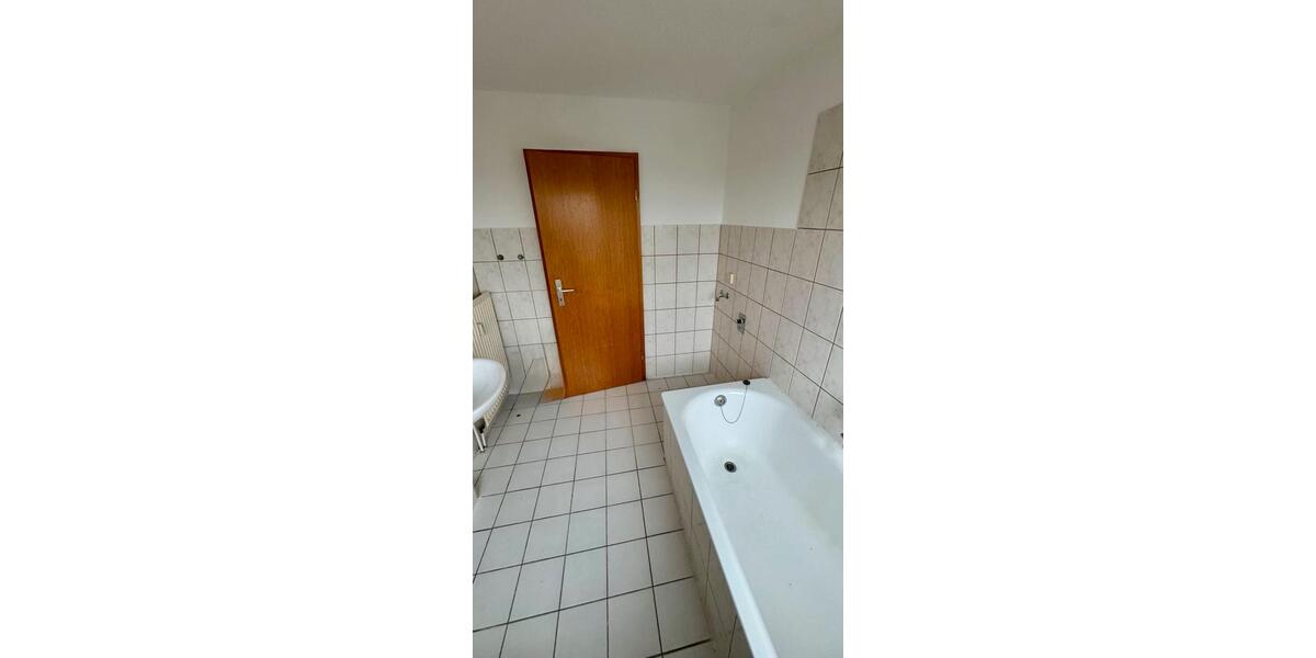 Helle 2-Zimmer-Wohnung mit neuer Küche & Stellplatz 2 zimmer