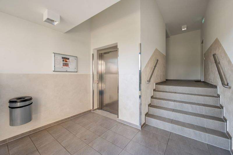 Etagenwohnung Bremen Handelshäfen - 3 Zimmer, 84 m&sup2;, 1.350&euro; | Angebot:25815465